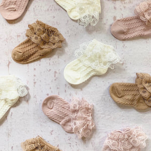 TERRA Ruffle Lace Socks